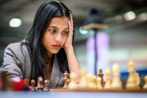 Divya Deshmukh Biography, Wikipedia, Age, Early life, Stats, Chess Career, Net Worth, Parents, Personal Life, Ratings, Achievements, Interests, Hobbies, Personality, Instagram