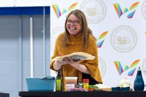 Rachael Ray Biography, Wikipedia, Age, Early Life, Education, Career, Celebrity Chef, Books, TV Shows, Family, Facts, Net Worth, Instagram