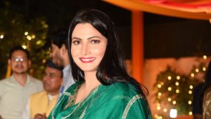 Chitra Tripathi (News Anchor) Biography, Wiki, Age, Education, Career, Family, Boyfriend, Husband, Net Worth, Awards, Achievements, Facts, Instagram Photos and Videos