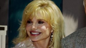 Loni Anderson Biography, Wikipedia, Age, Early Life, Education, Career, Family, Spouse, Personal Life, Filmography, Television Films, Net Worth, Facts, Legacy