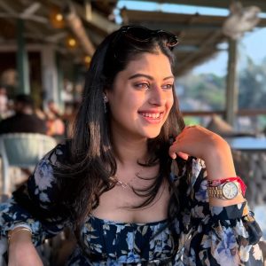 Zanai Bhosle Biography, Wiki, Height, Age, Birth, Education, Songs, Boyfriend, Family, Photos, Videos, Latest, Net Worth, Instagram