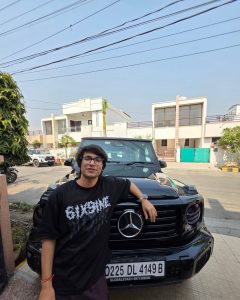 Sourav Joshi (YouTuber) Biography, Wiki, Age, Height, Girlfriend, Family, Photos, Videos, Net Worth, Controversy, Facts, Instagram