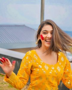 RJ Mahvash Biography, Wikipedia, Height, Age, Early Life, Education, Career, Family, Religion, Husband, Real Name, Net Worth, Latest News, Videos, Photos, Blogs, Instagram