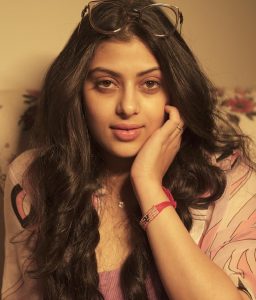 Zanai Bhosle Biography, Wiki, Height, Age, Birth, Education, Songs, Boyfriend, Family, Photos, Videos, Latest, Net Worth, Instagram
