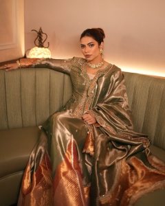 Nagma Mirajkar Biography, Wiki, Age, Height, Life Story, Boyfriend, Husband, Family, Instagram Photos and Videos