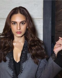 Huma Qureshi Biography, Wikipedia, Age, Education, Career, Boyfriend, Family, Movies, News, Controversies, Facts, Net Worth, Instagram