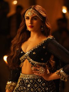 Huma Qureshi Biography, Wikipedia, Age, Education, Career, Boyfriend, Family, Movies, News, Controversies, Facts, Net Worth, Instagram