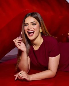 Nagma Mirajkar Biography, Wiki, Age, Height, Life Story, Boyfriend, Husband, Family, Instagram Photos and Videos