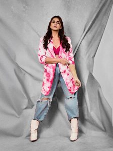 Huma Qureshi Biography, Wikipedia, Age, Education, Career, Boyfriend, Family, Movies, News, Controversies, Facts, Net Worth, Instagram