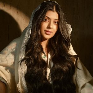 Zanai Bhosle Biography, Wiki, Height, Age, Birth, Education, Songs, Boyfriend, Family, Photos, Videos, Latest, Net Worth, Instagram
