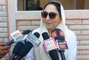 Dr Darakhshan Andrabi Biography, Wiki, Age, Early Life, Education, Husband, Children, Career, Achievements, Awards, Philanthropy, Controversies, Net Worth, Legacy