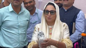 Dr Darakhshan Andrabi Biography, Wiki, Age, Early Life, Education, Husband, Children, Career, Achievements, Awards, Philanthropy, Controversies, Net Worth, Legacy