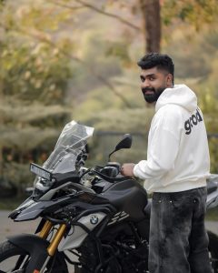 Hanan Shah Singer Biography, Wikipedia, Age, Height, Weight, Family, Music Career, Net Worth, Cars, Girlfriend, Discography, Unknown Facts, Instagram Photos and Videos