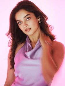 Bhagyashri Borse Biography, Wiki, Height, Age, Family, Movies, Net Worth, Facts, Instagram Photos, Videos, Latest News