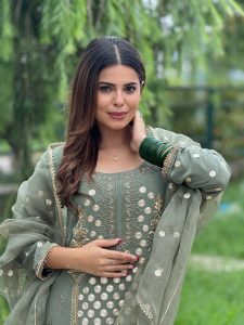 Geet Goraya Biography, Wikipedia, Age, Family, Career, Net Worth, Cars, Boyfriend, Unknown Facts, Instagram Photos and Videos