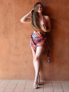 Isabella Ardley Biography, Wiki, Birthday, Age, Career, Family, Boyfriend, Husband, Modeling, Net Worth, Salary, TikTok, Instagram Photos and Videos