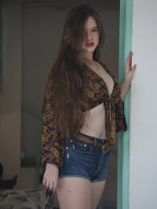 Isabella Ardley Biography, Wiki, Birthday, Age, Career, Family, Boyfriend, Husband, Modeling, Net Worth, Salary, TikTok, Instagram Photos and Videos