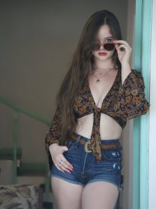 Isabella Ardley Biography, Wiki, Birthday, Age, Career, Family, Boyfriend, Husband, Modeling, Net Worth, Salary, TikTok, Instagram Photos and Videos