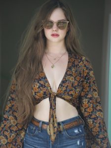 Isabella Ardley Biography, Wiki, Birthday, Age, Career, Family, Boyfriend, Husband, Modeling, Net Worth, Salary, TikTok, Instagram Photos and Videos